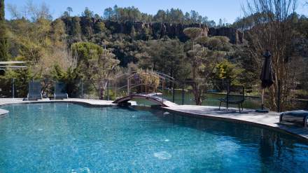 Hostellerie Les Gorges de Pennafort · Hôtel Restaurant Var (83) · Piscine extérieure