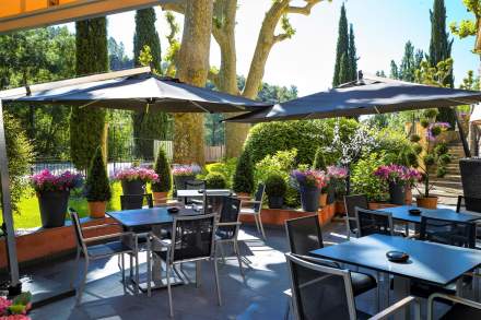 Hôtel proche Gorges du Verdon · Hostellerie Les Gorges de Pennafort · Proche Draguignan et Fréjus 